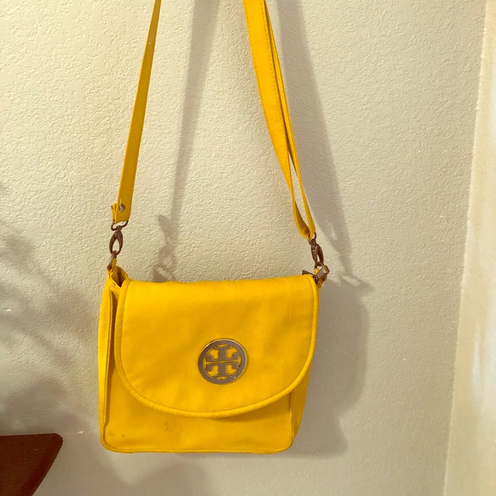 Yellow crossbody purse*** SOLD***